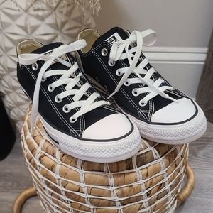 Converse- Chuck Taylor All Star Classic Women's 9